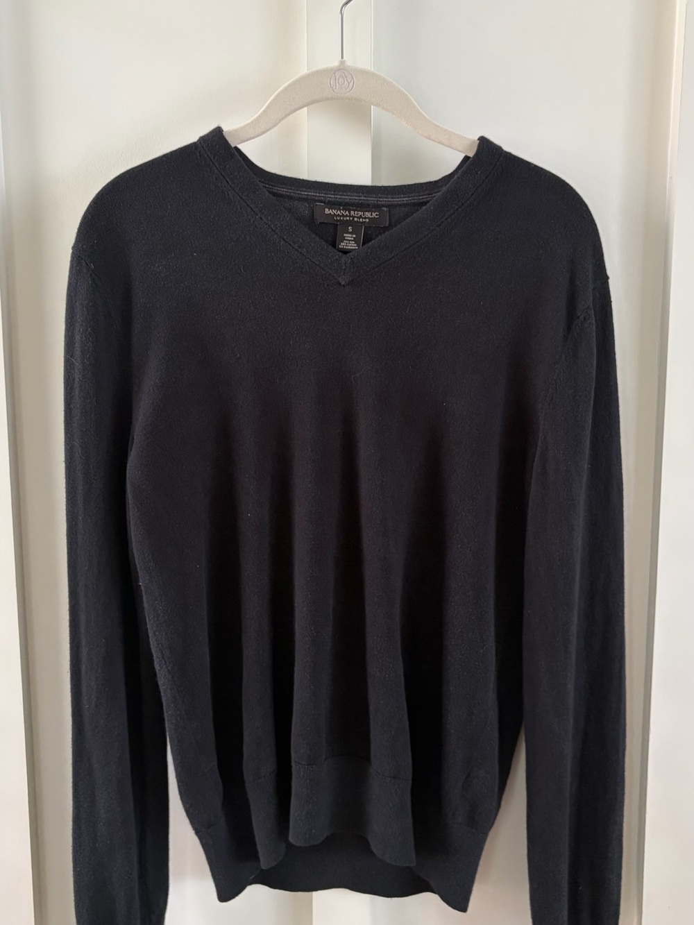 Banana Republic Men’s Silk Cashmere V-Neck Sweater | Black | Size Small